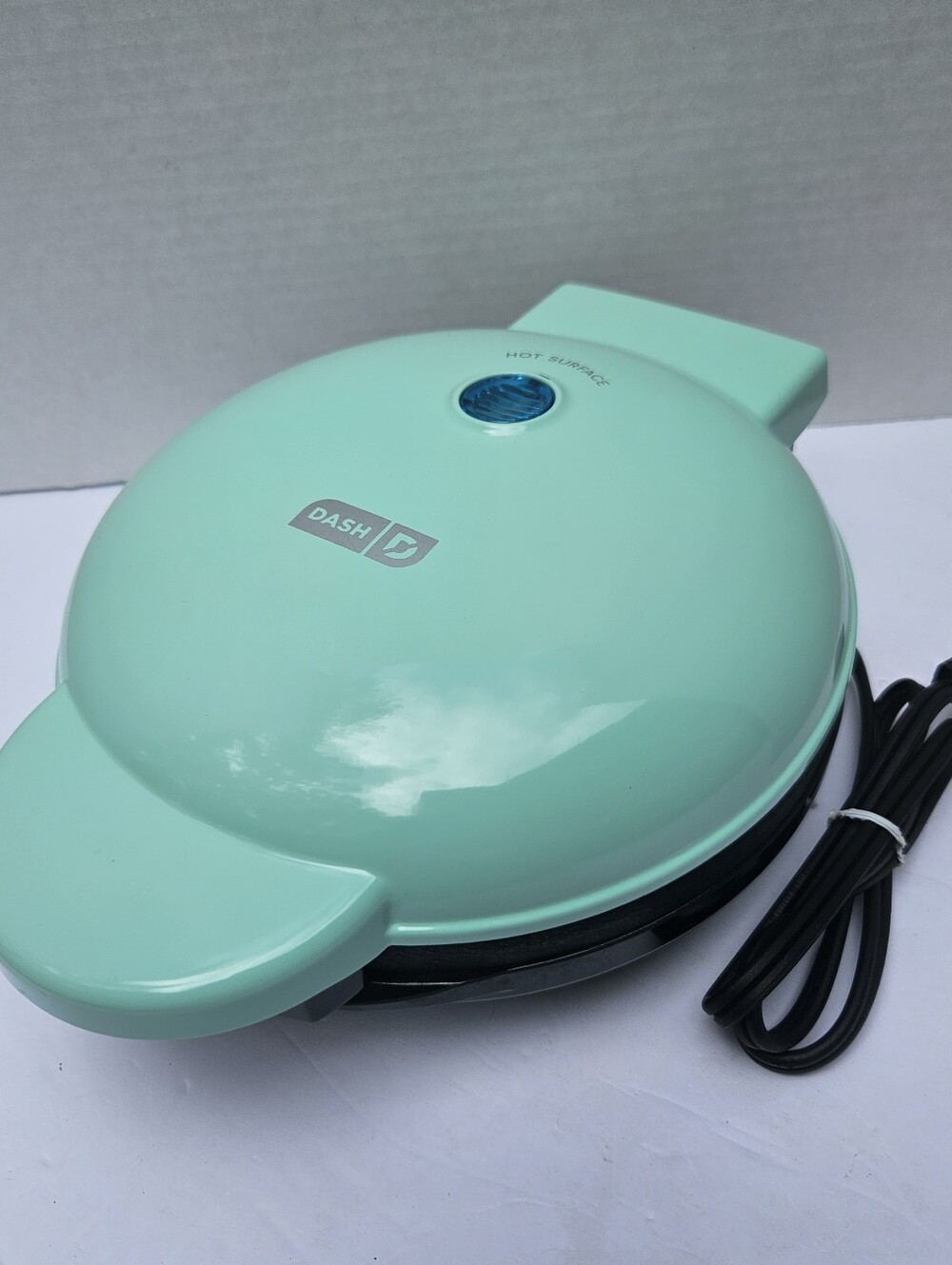 NWOB Dash Express Mini Donut Maker Machine Aqua Green